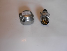 IMT sedmopolna utičnica 